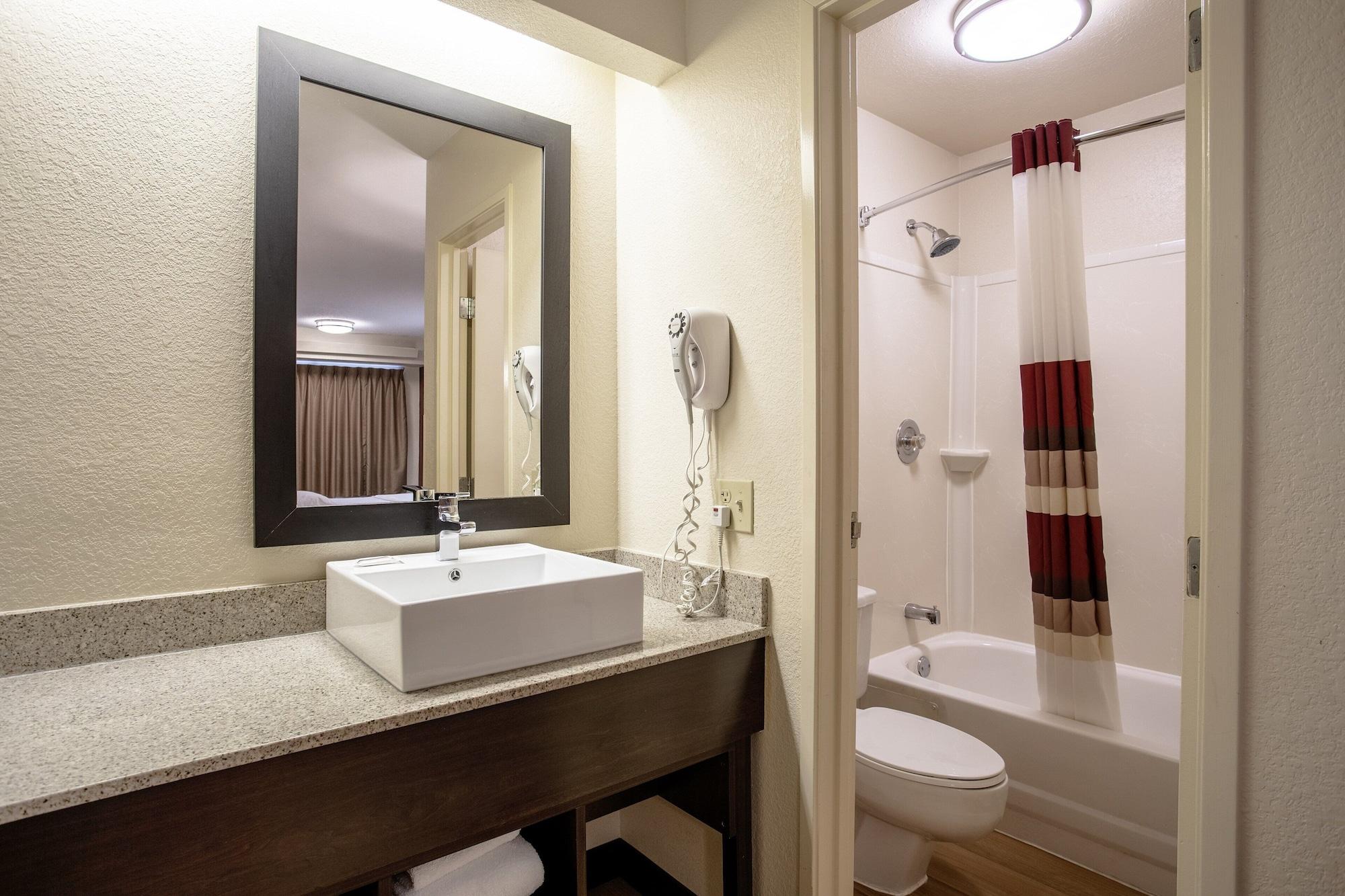 Red Roof Inn Plus+ St. Louis - Forest Park / Hampton Ave. מראה חיצוני תמונה