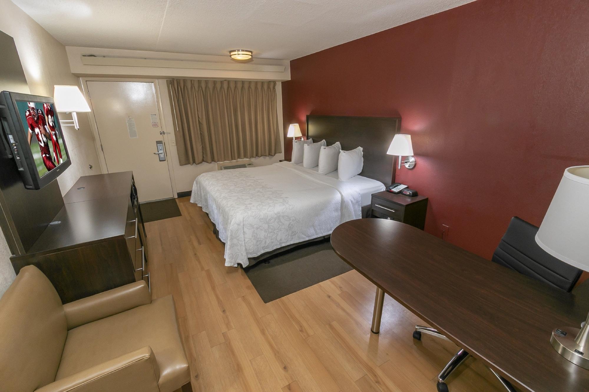 Red Roof Inn Plus+ St. Louis - Forest Park / Hampton Ave. מראה חיצוני תמונה