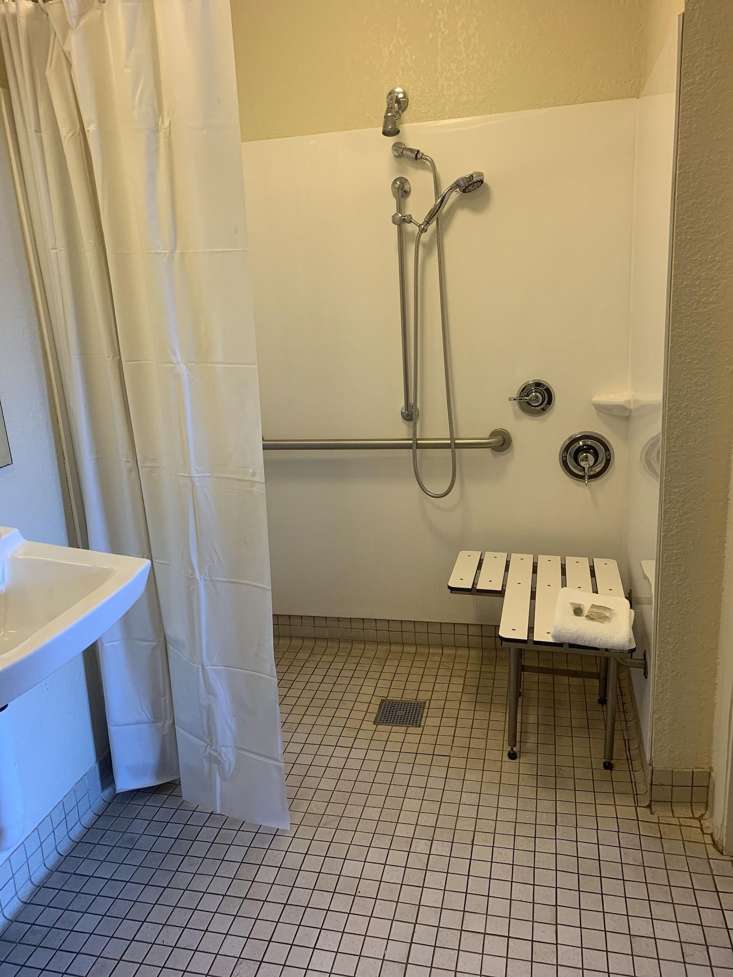 Red Roof Inn Plus+ St. Louis - Forest Park / Hampton Ave. מראה חיצוני תמונה