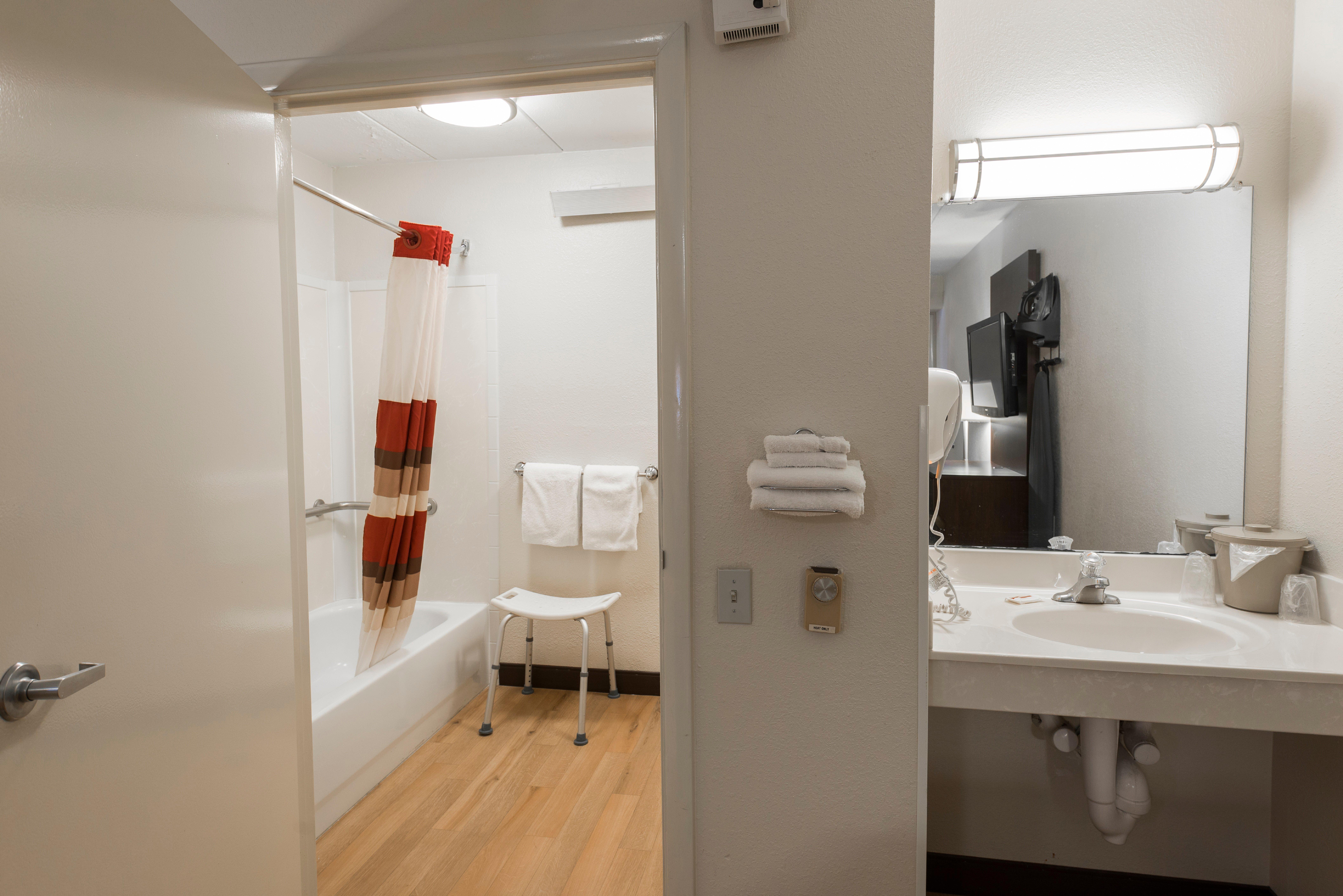 Red Roof Inn Plus+ St. Louis - Forest Park / Hampton Ave. מראה חיצוני תמונה