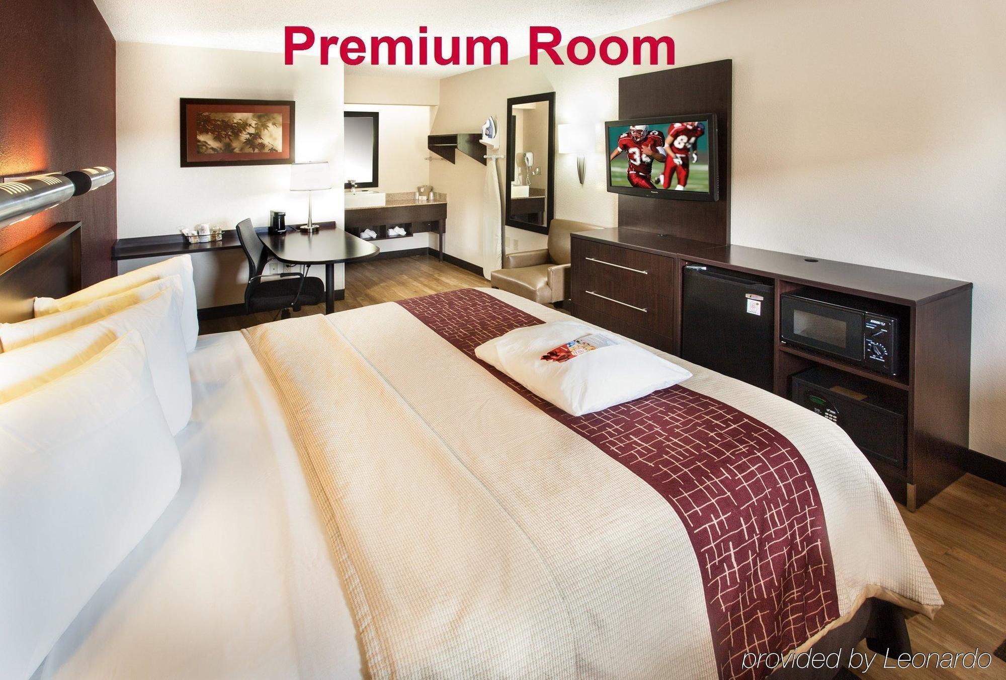 Red Roof Inn Plus+ St. Louis - Forest Park / Hampton Ave. מראה חיצוני תמונה