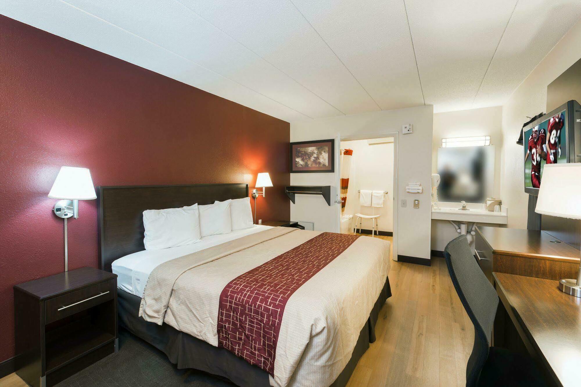 Red Roof Inn Plus+ St. Louis - Forest Park / Hampton Ave. מראה חיצוני תמונה