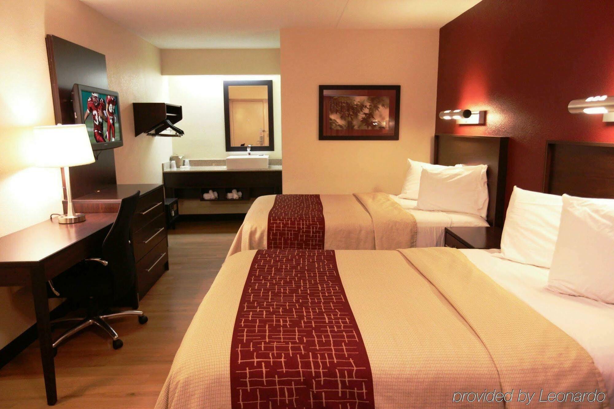 Red Roof Inn Plus+ St. Louis - Forest Park / Hampton Ave. מראה חיצוני תמונה