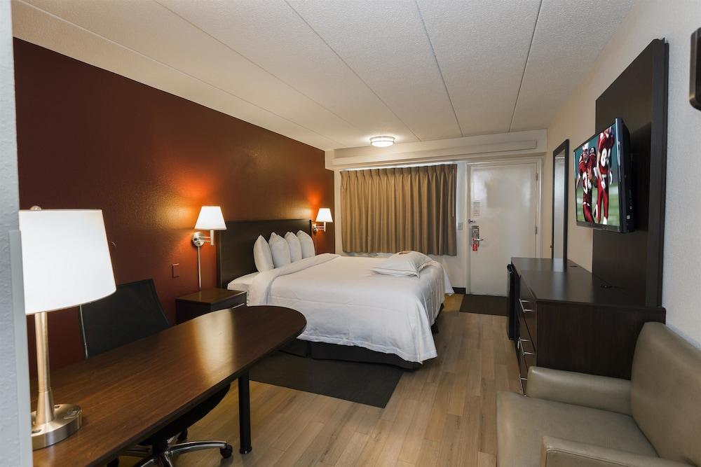 Red Roof Inn Plus+ St. Louis - Forest Park / Hampton Ave. מראה חיצוני תמונה